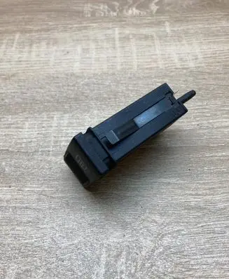 Audi A4 S4 B5 8D Windscreen/window heater switch 4D0941503