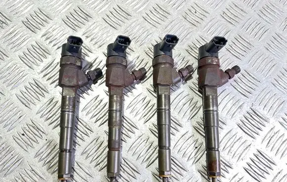 Saab 9-3 Ver2 Fuel injectors set 0445110157