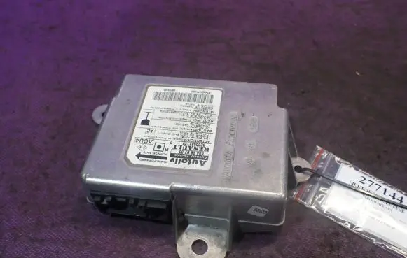 Renault Megane II Airbag control unit/module 8200481128B