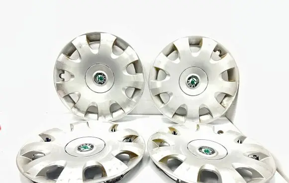 Skoda Octavia Mk2 (1Z) R15 wheel hub/cap/trim 1z0601147a