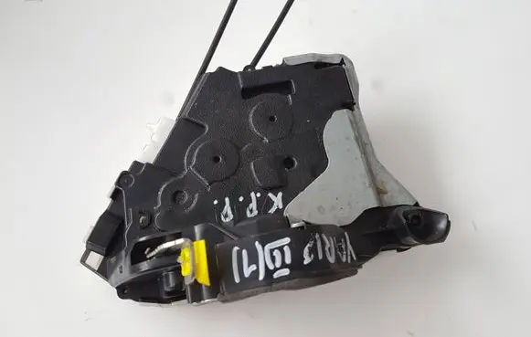 Toyota Yaris Front door lock 690400D320