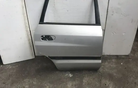 Mitsubishi Space Star Rear door