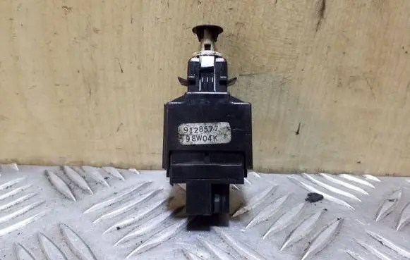 Volvo S70 V70 V70 XC Brake pedal sensor switch 9128577
