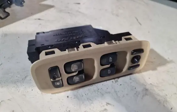 Volvo V70 Electric window control switch 30773895