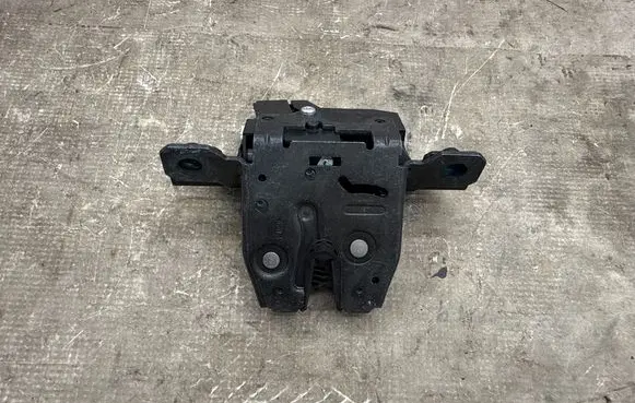 Opel Astra K Tailgate/trunk/boot lock/catch/latch 13524683