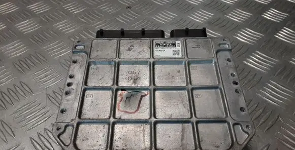 Toyota Auris 150 Engine control unit/module 8966102D91 1758009591