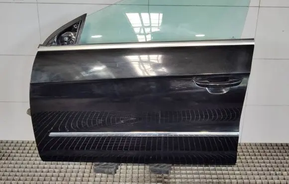 Volkswagen PASSAT CC Front door