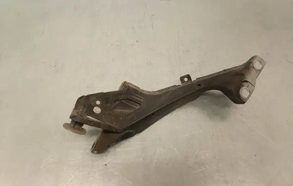 Audi A6 Allroad C7 Fender mounting bracket 4G0805815