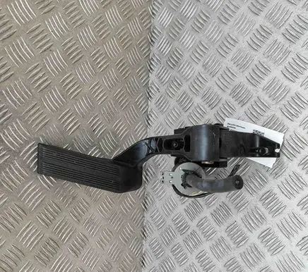 Chrysler Pacifica Accelerator throttle pedal 04683921AK