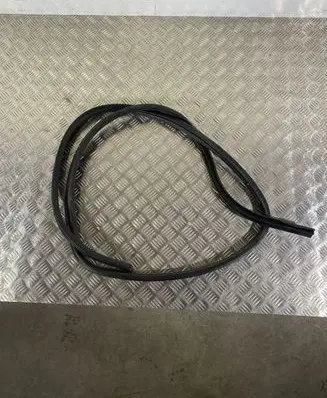 Mitsubishi Outlander Rear door rubber seal (on body) 