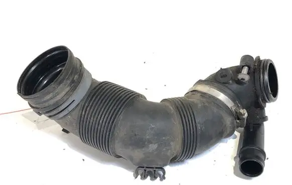 Air intake hose/pipe