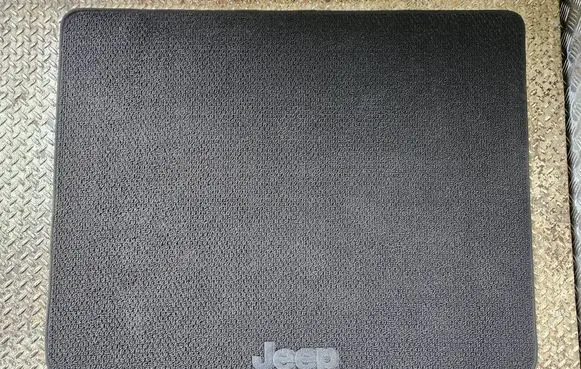 Jeep Grand Cherokee Rubber trunk/boot mat liner 5SE95TRM