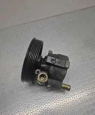 Renault Scenic I Power steering pump 8200112299 8200113599
