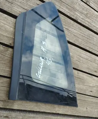 Dodge Caliber Rear side window