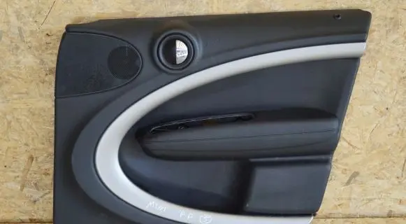 Mini Cooper Countryman R60 Front door card panel trim
