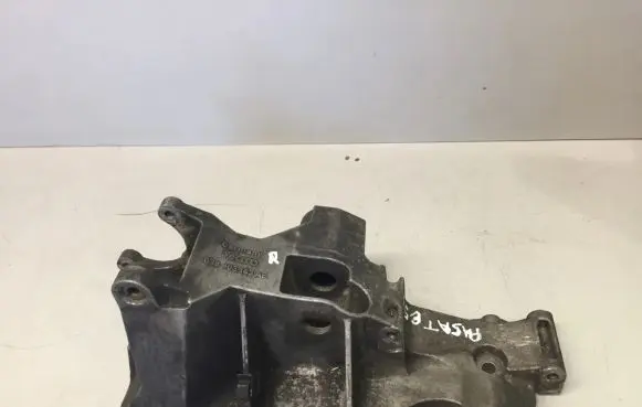 Volkswagen PASSAT B5.5 Generator/alternator bracket 038903143AE