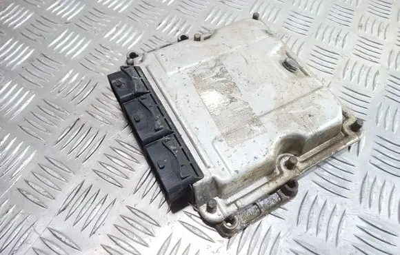 Renault Scenic I Engine control unit/module 0281001934 8200078730