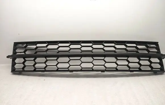 Skoda Octavia Mk3 (5E) Front bumper lower grill 5E0853677 32002011 3200201114041