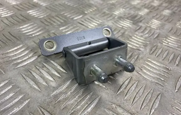 SsangYong Korando Tailgate/trunk/boot hinge