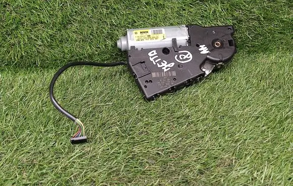 Volkswagen Jetta V Sunroof motor/actuator 1K0959591 0390200017