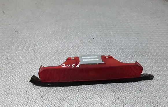 Nissan Almera Tino Third/center stoplight