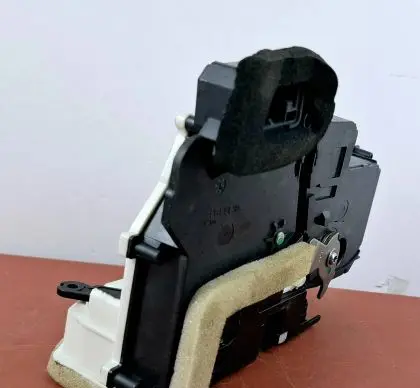 Audi A6 S6 C8 4K Rear door lock 85E839015F