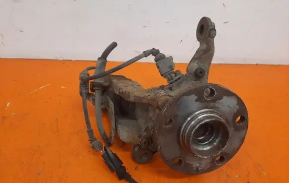 Volkswagen Touran I Front wheel hub spindle knuckle
