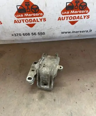 Volkswagen Touran I Engine mount bracket 1K0199262