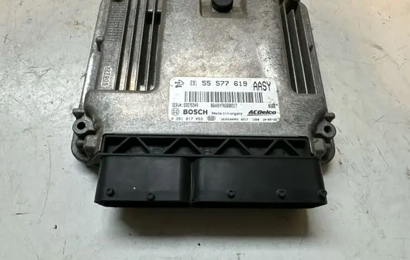 Opel Insignia A Engine control unit/module 55577619