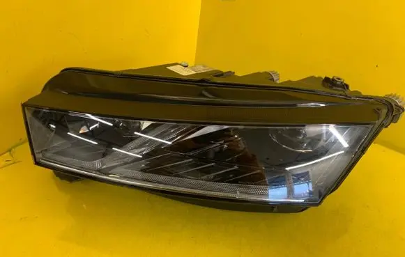 Skoda Octavia Mk4 Headlight/headlamp 5E4941015A