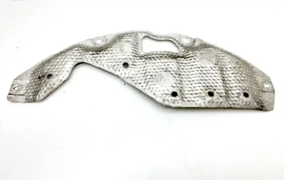 Toyota RAV 4 (XA40) Heat shield in engine bay 