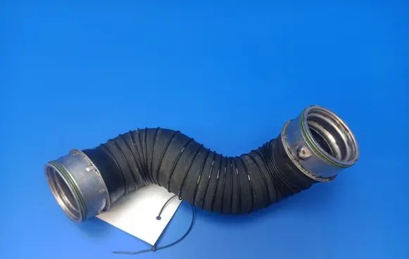 Mercedes-Benz SLK R170 Intercooler hose/pipe A2035281082