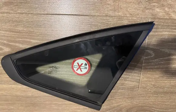 Renault Arkana Rear side window 43R016878
