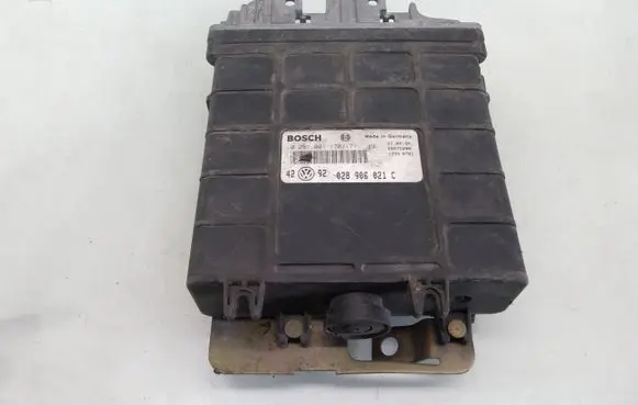 Volkswagen Golf III Engine control unit/module 028906021C