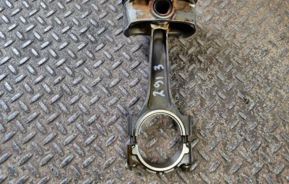 Dodge RAM Piston with connecting rod
