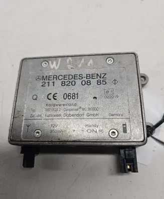Mercedes-Benz E W211 Antenna control unit 2118200885