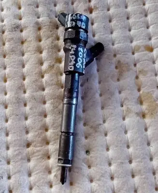 Toyota Auris 150 Fuel injector 0445110227