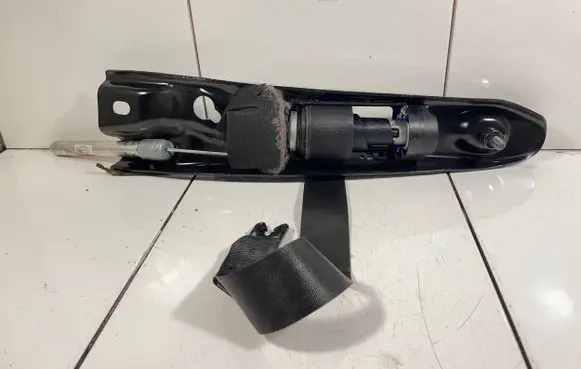 Volvo XC90 Front seatbelt 6291695 624045000a