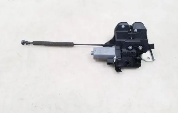 Loading door lock