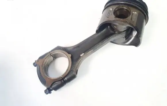 Mercedes-Benz Sprinter W906 Piston with connecting rod r08857