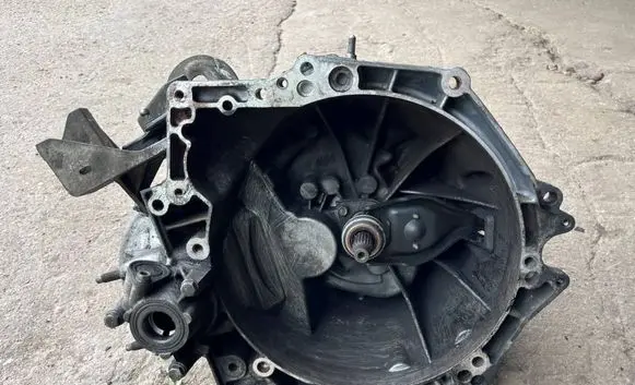 Peugeot 308 Manual 5 speed gearbox 9680886910 9680887010