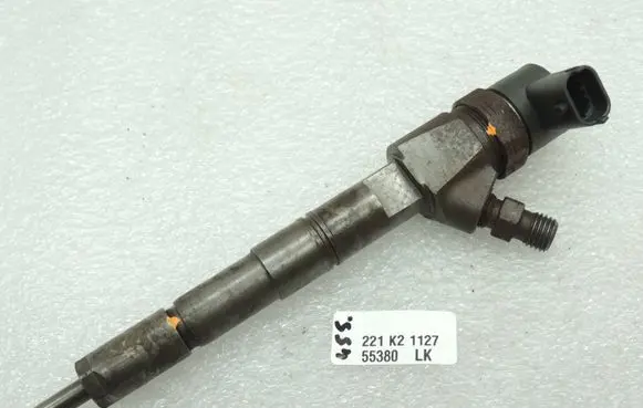 Opel Zafira C Fuel injector 55577668 8210140 95517505