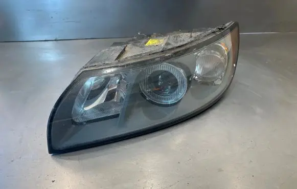 Volvo V50 Headlight/headlamp 30698885 0301198203