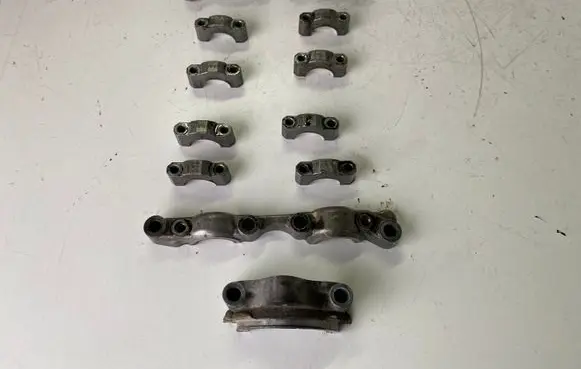 Toyota Avensis T270 Camshaft holder 