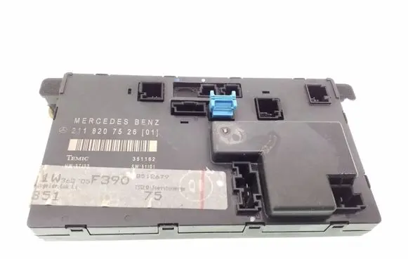 Mercedes-Benz E W211 Door control unit/module 2118207526