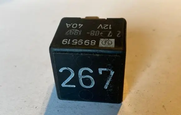 Volkswagen PASSAT B5 Other relay 443919578C