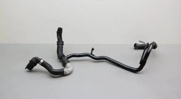Volkswagen Tiguan Engine coolant pipe/hose 5Q0122073Q