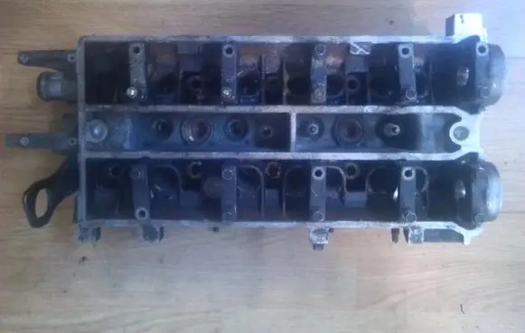 Ford Focus Engine head xs6e6090a2a