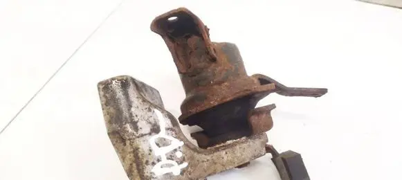 Mitsubishi Outlander Engine mount bracket