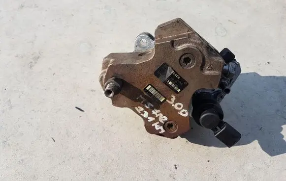 BMW 3 E90 E91 Fuel injection high pressure pump 7798333